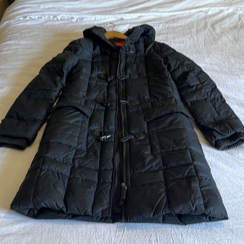 ESPRIT women, Black puffer style coat.